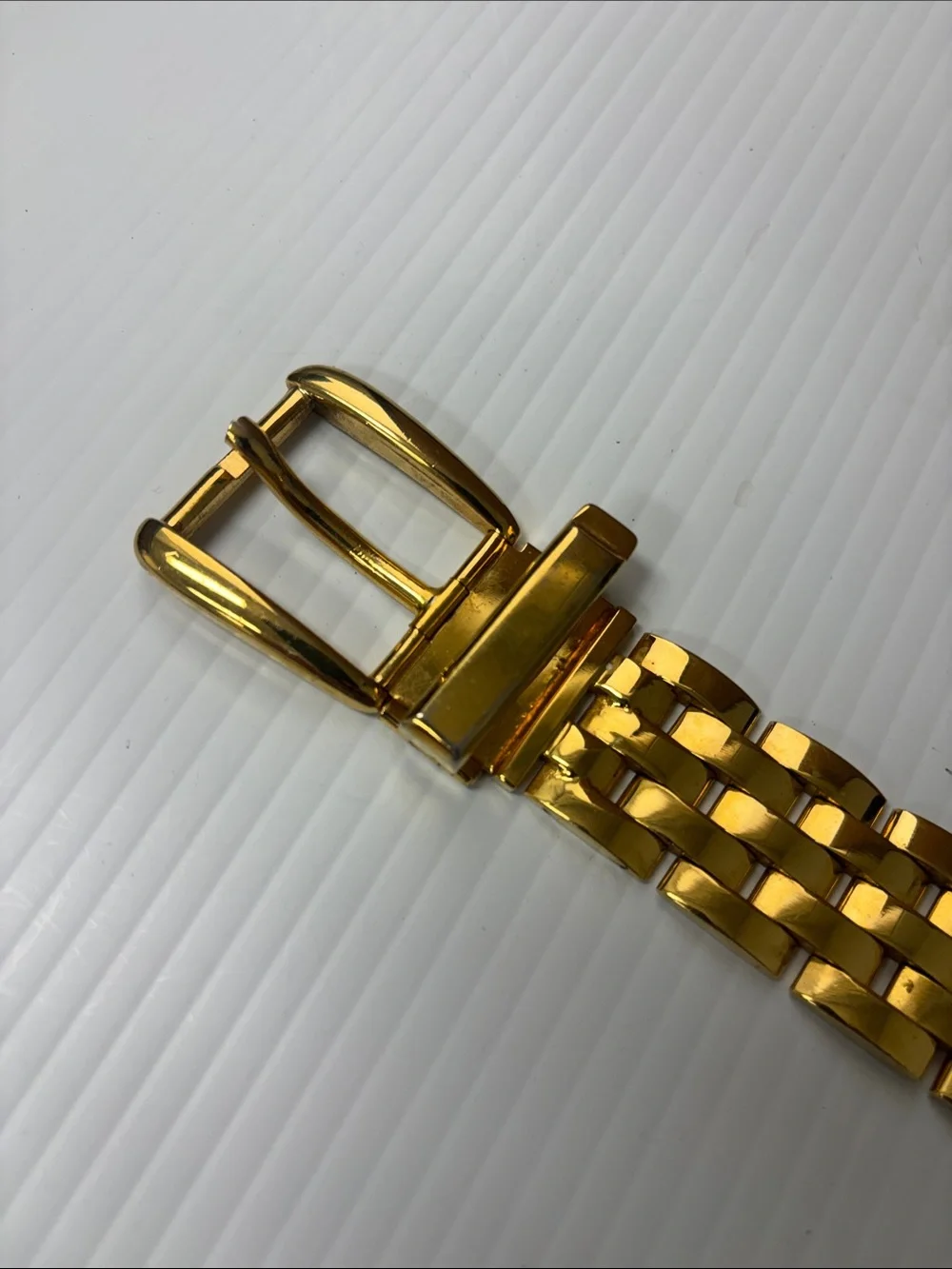 Gucci Gold-Tone Women's Chain Link Belt - Picture 10 of 13